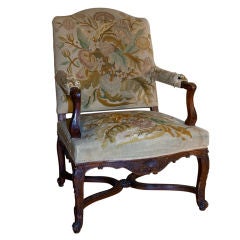 RÈGENCE WALNUT FAUTEUILCirca 1720