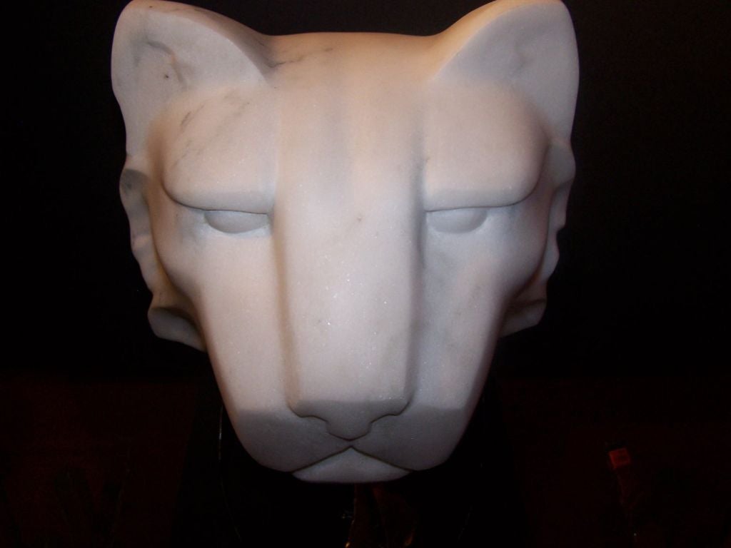 Italy Marble Sculpture of a Jaguar In Good Condition For Sale In Washington, DC