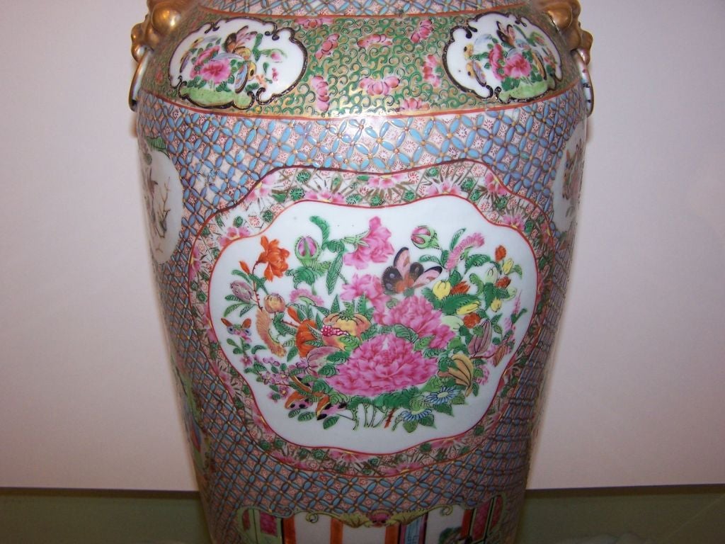 Large Chinese Famille-Rose Vase For Sale 1