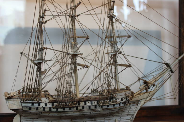 Napoleonic Prisoner of War Bone Ship Model In Good Condition In Washington, DC