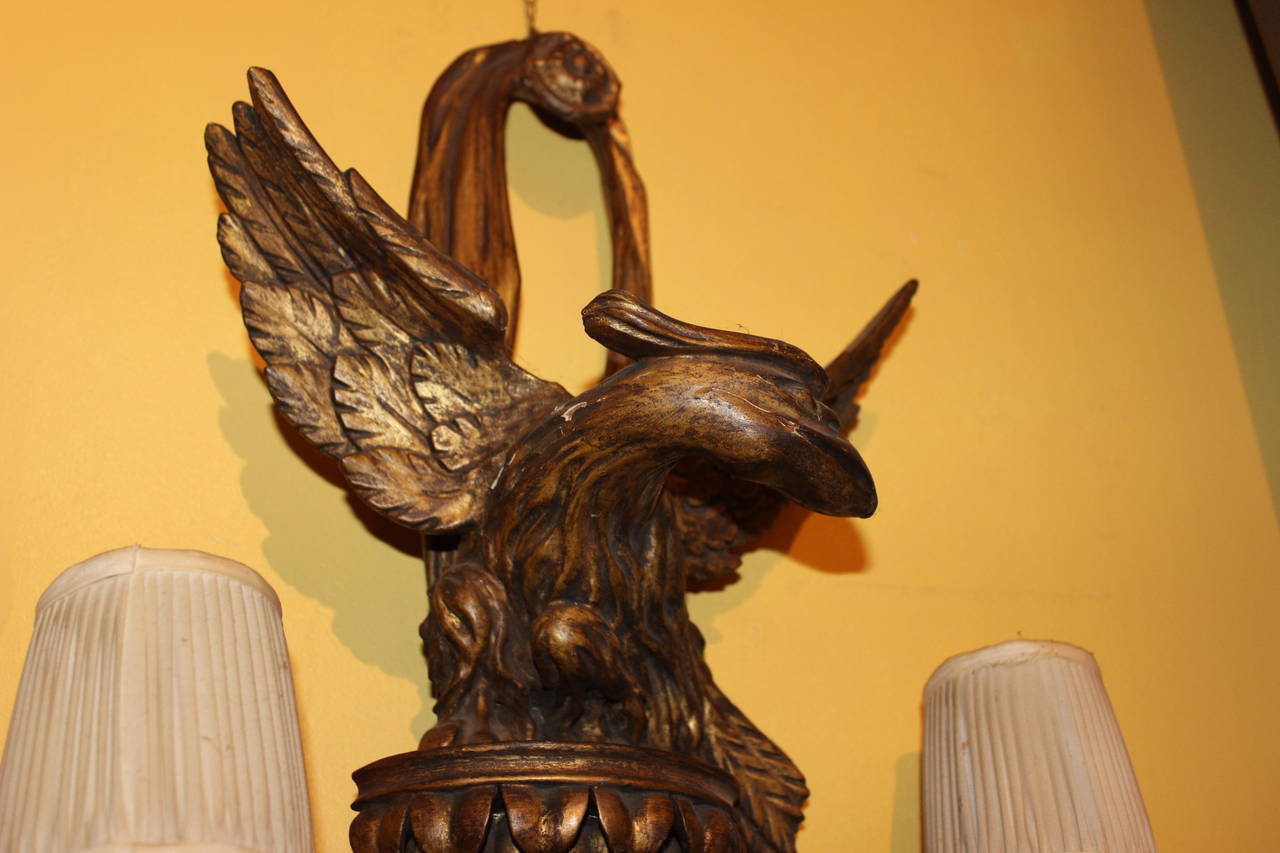 Early 20th Century Pair of Italian Gilt Eagle Scones For Sale