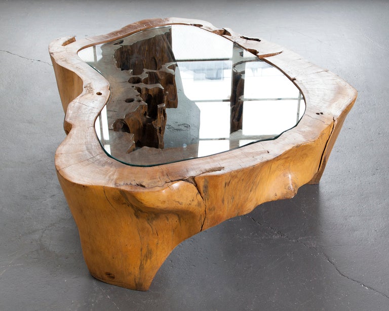 Contemporary Coffee table by Hugo França