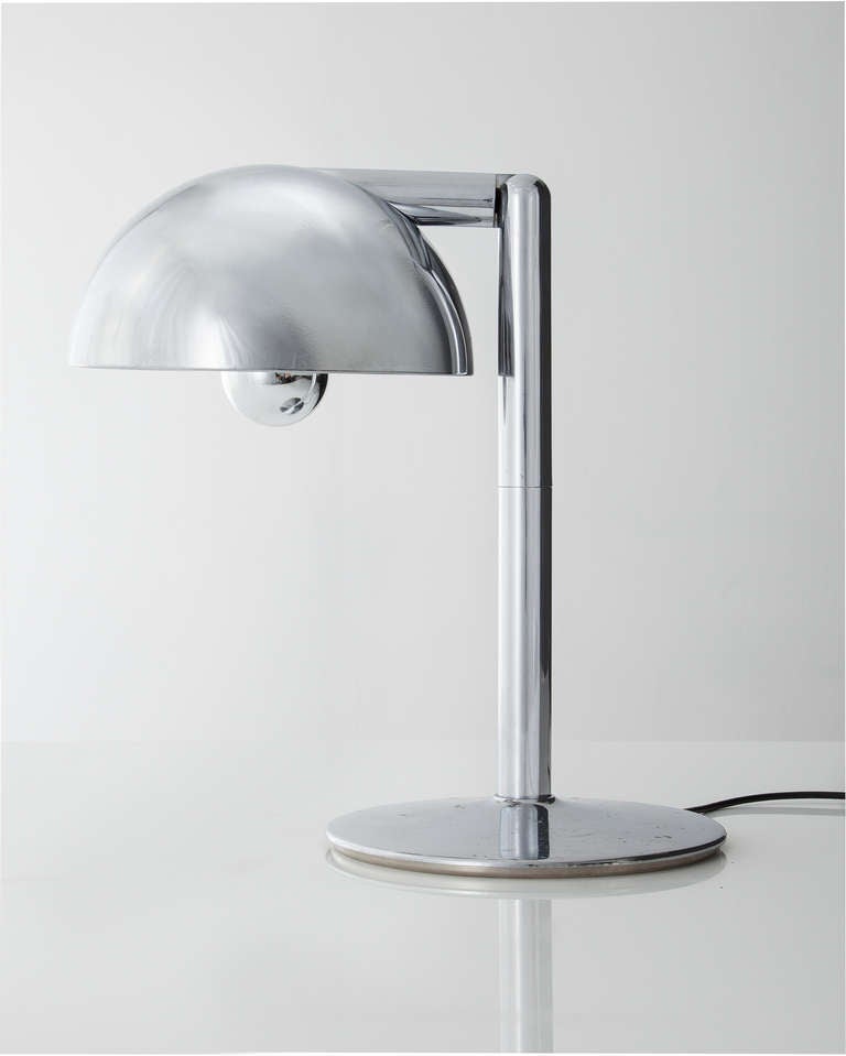 Table lamp in chromed metal. Designed by Adalberto Dal Lago for Bilumen, Italy, circa 1970.