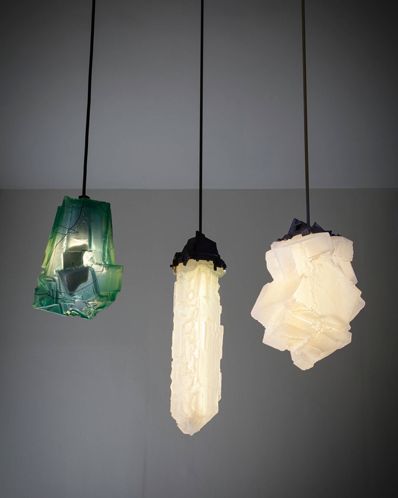 Unique pendant lamp in hand-blown, cut and polished glass. By Thaddeus Wolfe In Excellent Condition In New York, NY