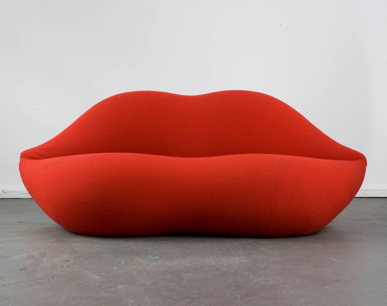 Bocca sofa in red stretched upholstery over foam. Designed by Studio 65, produced by Gufram, Italy, 1970. This example from 1986.