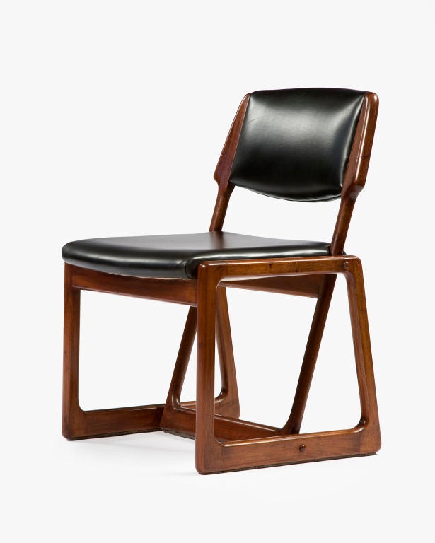 Jacaranda side chair with leather seat and back. Designed by Sergio Rodrigues for the offices of Manchete TV and Editora in the Flamengo neighborhood of Rio, Brazil, 1990. Measure: Seat height 16.75