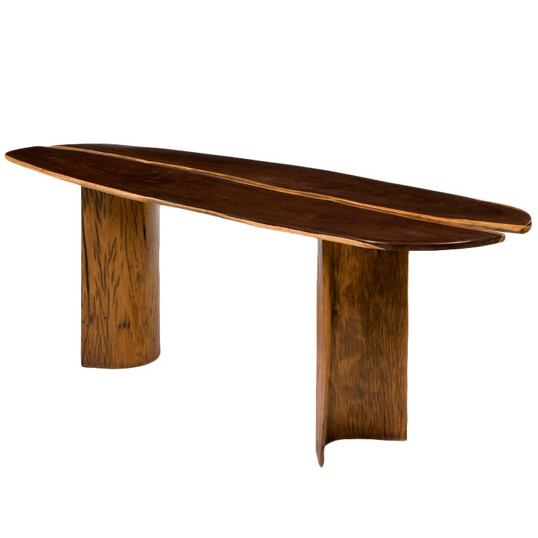 "Braúna" table by Hugo Franca