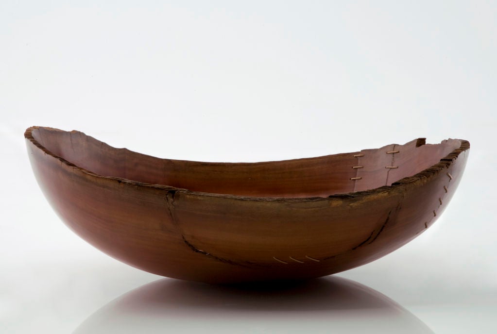 Frutiera BI G, hand-carved eucalyptus bowl. Designed and made by Pedro Petry, Brazil, 2006.
