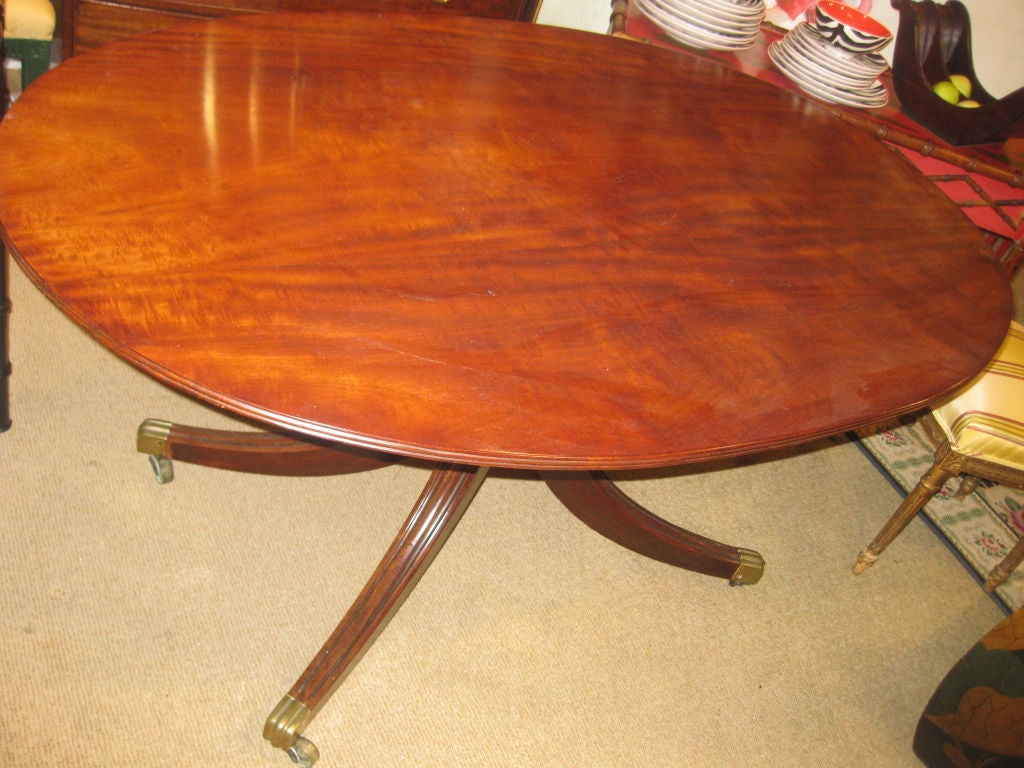 English 19th Century Mahogany Oval Regency Breakfast Table