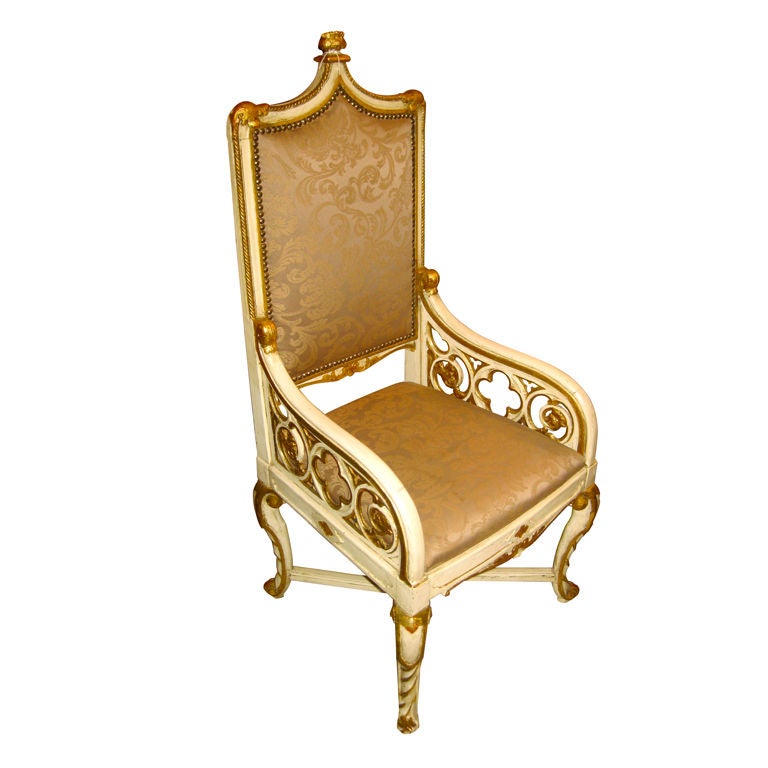 Englischer Sessel des 19. Jahrhunderts im gotischen Revival
