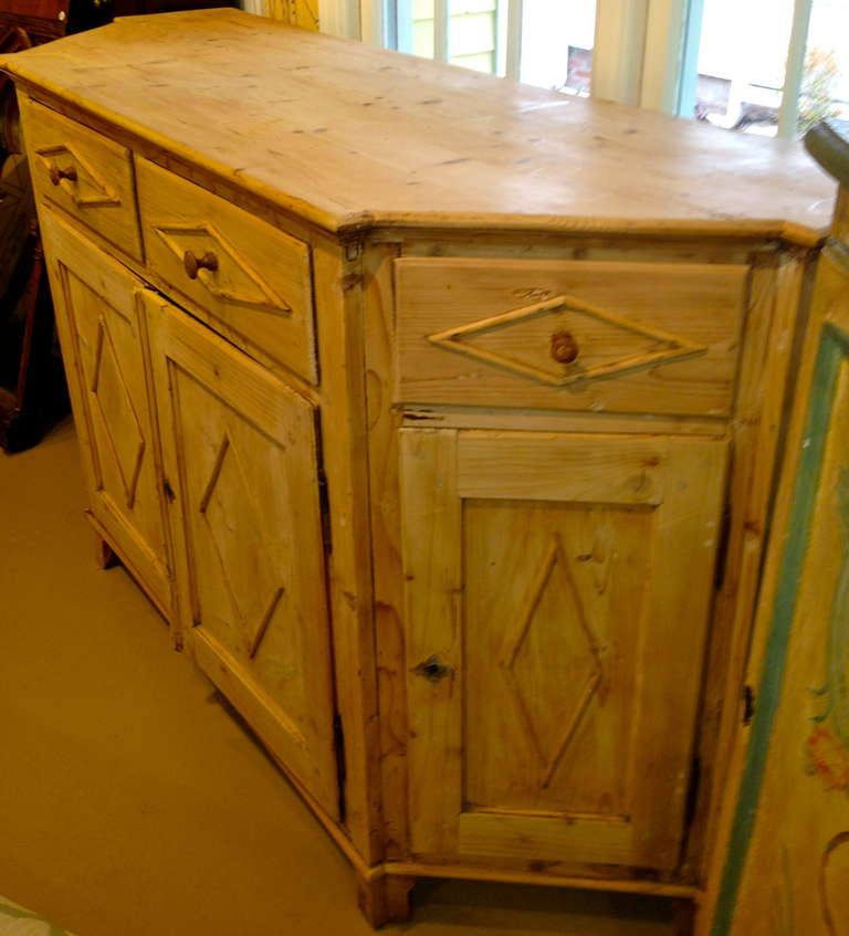 18th Century Italian Cabinet/Commode In Good Condition In Southampton, NY