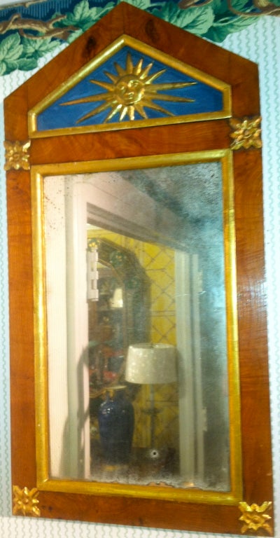 19th Century, Austrian Biedermeier Mirror with Carved Water Gilt Gold Sun Burst In Excellent Condition For Sale In Southampton, NY