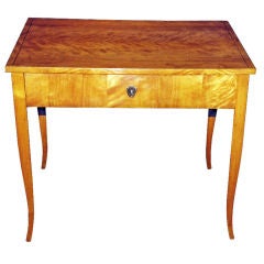 Plainly elegant Biedermeier table