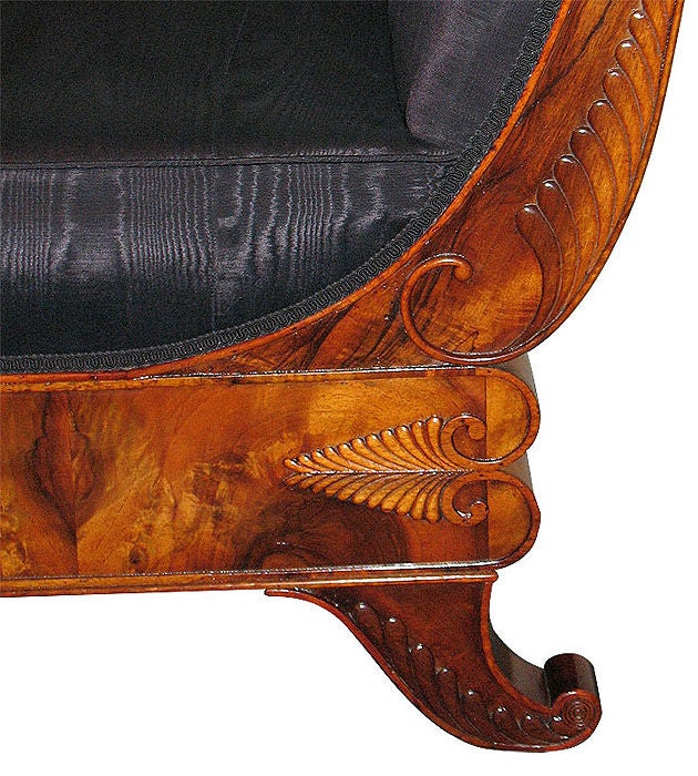 This South German Biedermeier sofa is exemplary for the region of Mainz and the 1830s (circle of master cabinet maker W. Kimbel.) Matching veneer with walnut on pine. Legs, rail, arms and shoulder board with very Fine carved palmettes, volutes and