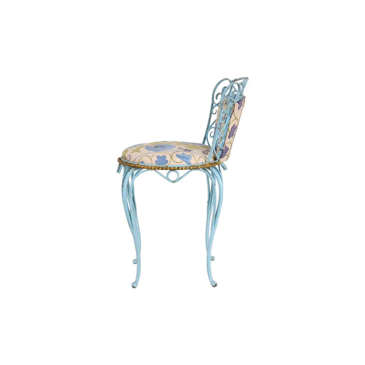 Vintage Painted Iron Garden Chair In Distressed Condition In Chicago, IL