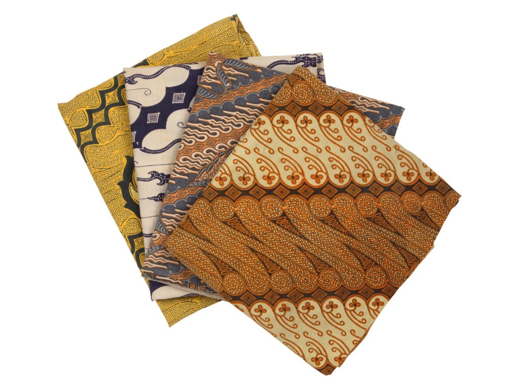 Vintage Batik Cloth In Excellent Condition In Chicago, IL