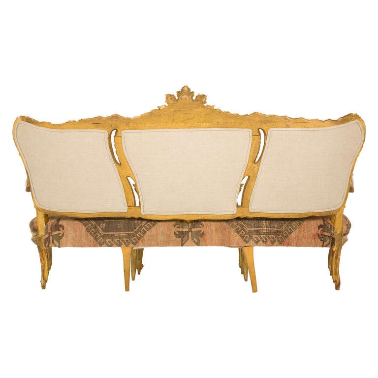 Antique Gilt Settee In Good Condition In Chicago, IL