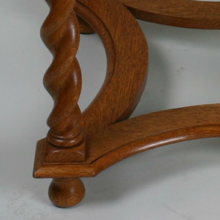 Octagonal Oak Table For Sale at 1stDibs