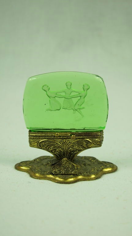VICTORIAN GREEN GLASS INTAGLIO 3 GRACES PLACE CARD HOLDER SET 1