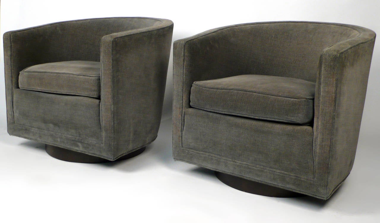 Mid-Century Modern Swivel Lounge Chairs Designed by Edward Wormley for Dunbar