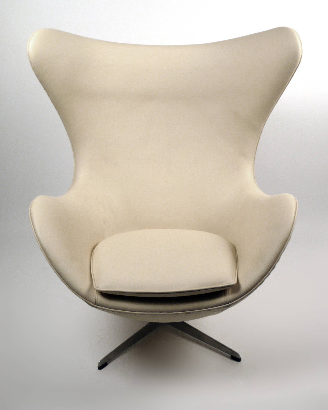 Mid-Century Modern Early Production Leather Egg Chair with Matching Ottoman by Arne Jacobsen