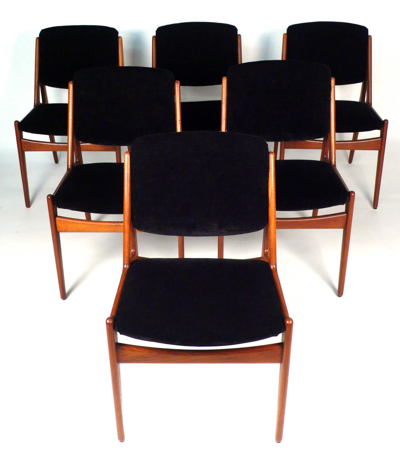 Set of eight 'Lene' chairs by Arne Vodder for Vamo Mobelfabrik, this grouping consists of six side chairs and two arm chairs. Quite a comfortable and ergonomic design. Side chairs measure 18.5