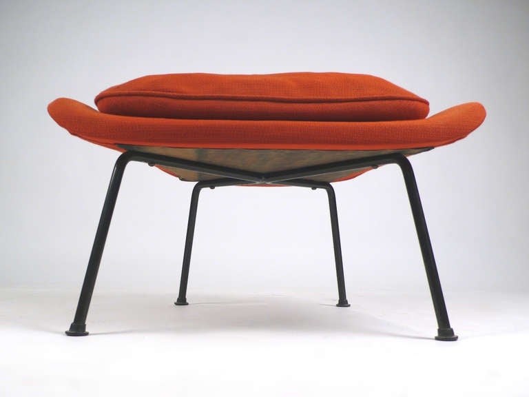 Mid-20th Century Early Eero Saarinen Womb Chair, Great Provenance