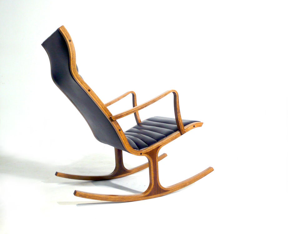 Heron Rocking Chair designed by Mitsumasa Sugasawa for Tendo Mokko - Japan. This classic Japanese mid century design offers a beautifully simplistic  