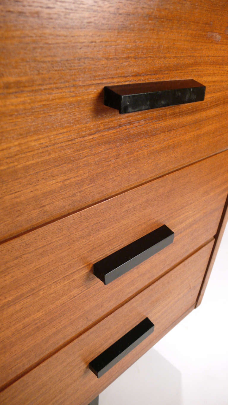 Scrivania danese a tre cassetti con struttura in Wood in vendita 3