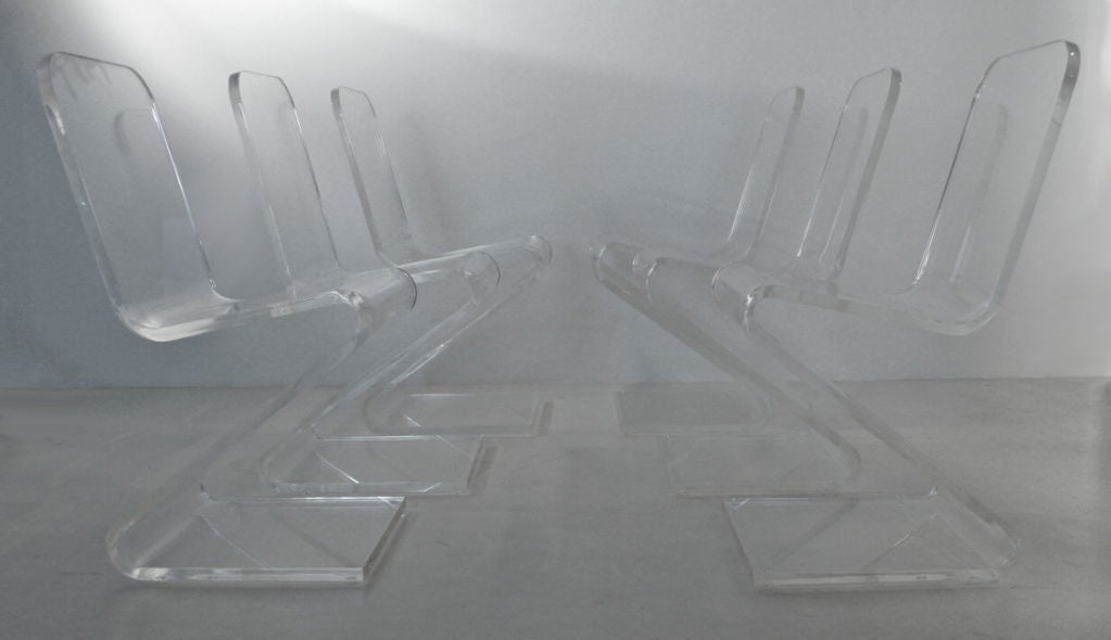 Esszimmerstühle der Prismatiques