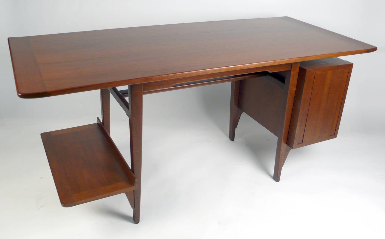 American Rare Edward Wormley for Dunbar Model 5735 Desk