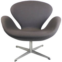 Arne Jacobsen Swan Lounge Chair for Fritz Hansen