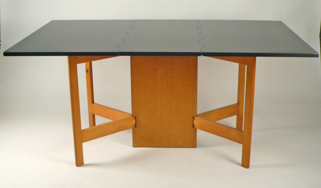 Oak Nelson Gate Leg Dining Table