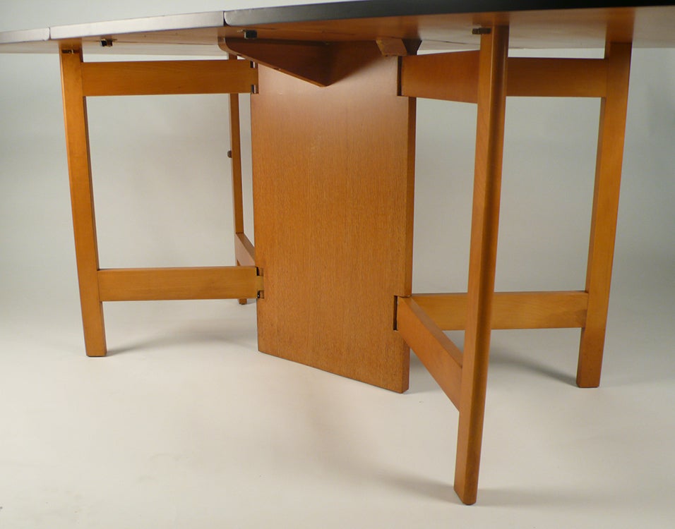Nelson Gate Leg Dining Table 3