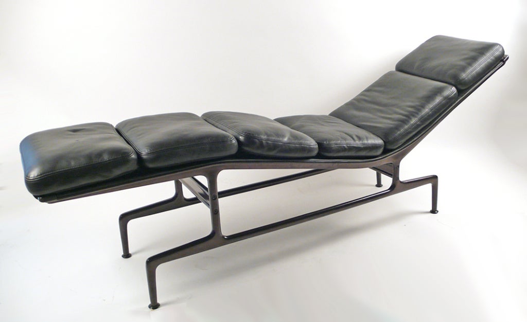 chaise lounge charles eames