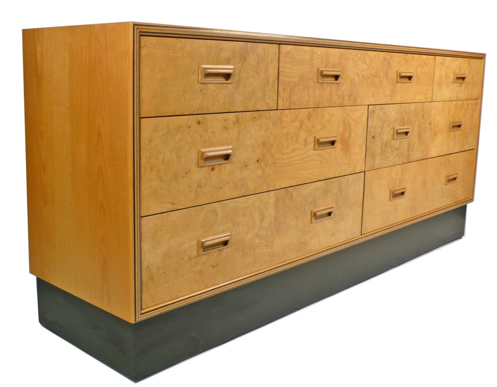 Late 20th Century Henredon 8 Drawer Dresser