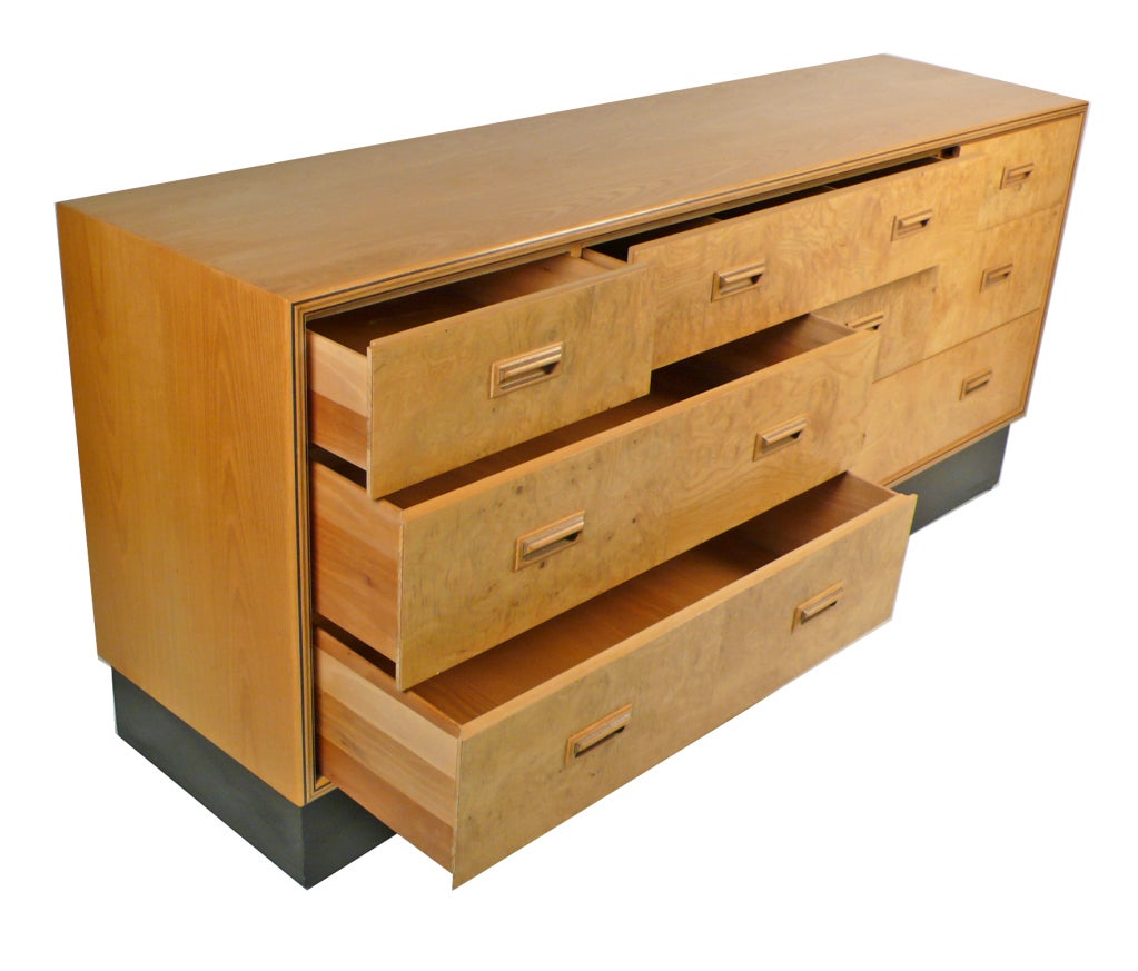 Henredon 8 Drawer Dresser 2