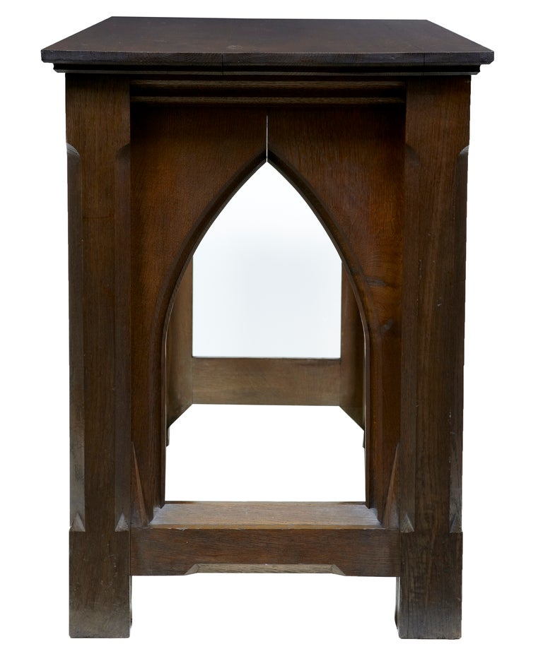 HERE WE HAVE AN UNUSUAL SIDE/SERVING TABLE WITH STRONG GOTHIC INFLUENCES, BEAUTIFULLY CARVED LINK WINDOWS.

BEAUTIFUL COLOR