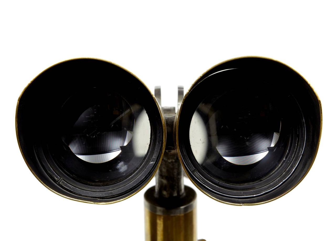 binoculars on stand