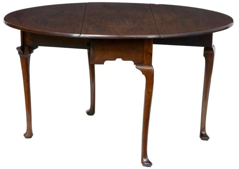 English 18th Century Mahogany Dropleaf Table