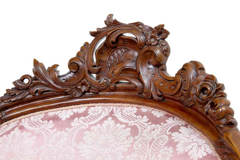 Large 19th Century Victorian Carved Mahogany Sofa In Excellent Condition In Debenham, Suffolk