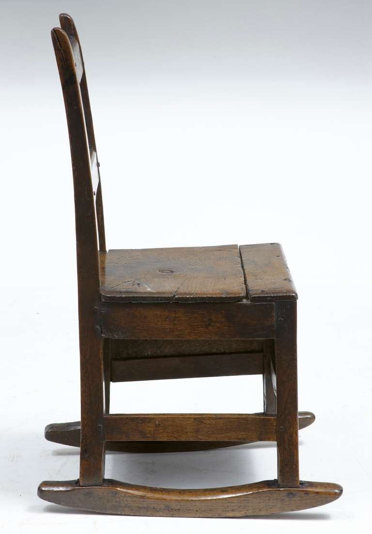 English 17th Century Oak Lambing Rocking Chair