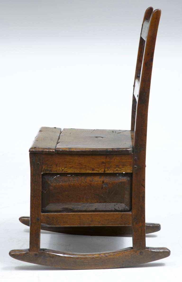 17th Century Oak Lambing Rocking Chair In Excellent Condition In Debenham, Suffolk