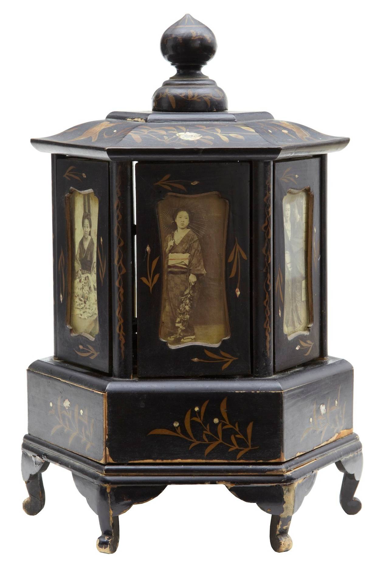 19th Century Japanese Black Lacquer Decorative Cigar Box In Good Condition In Debenham, Suffolk
