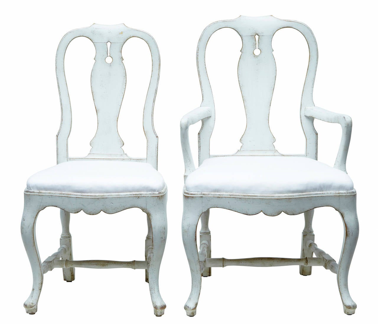 Fine set of dining chairs circa 1920 

Carved in the Queen Anne taste this comfortable set of dining chairs offers the opportunity for the customer to apply their own fabric to the insert seats. 

Later paint. 

Armchair measurements: