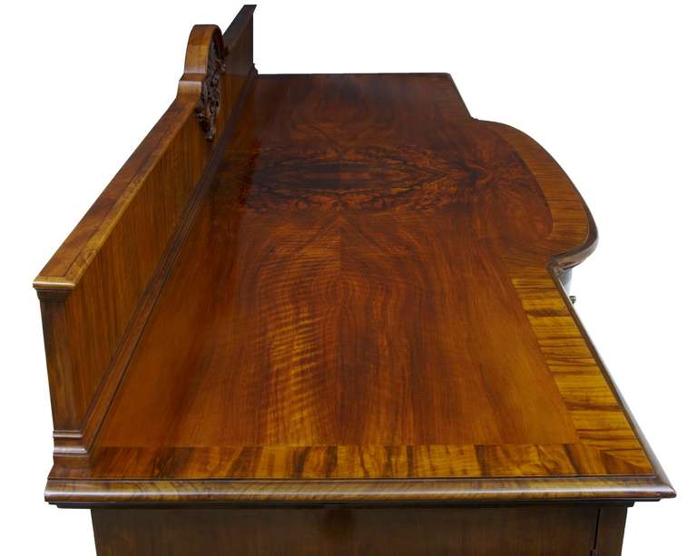 English Early 20th Century Queen Anne Design Walnut Sideboard Buffet 