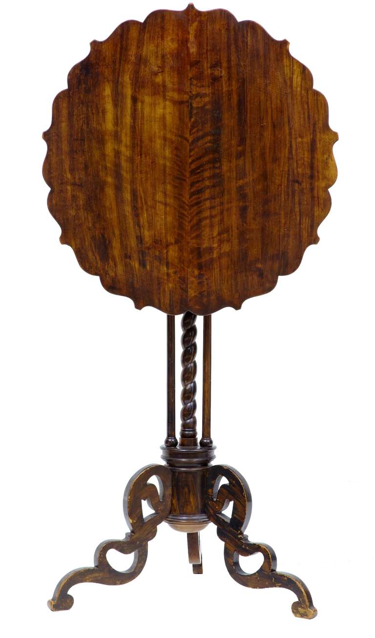 19th Century Swedish Birch Occasional Tilt Top Table In Excellent Condition In Debenham, Suffolk