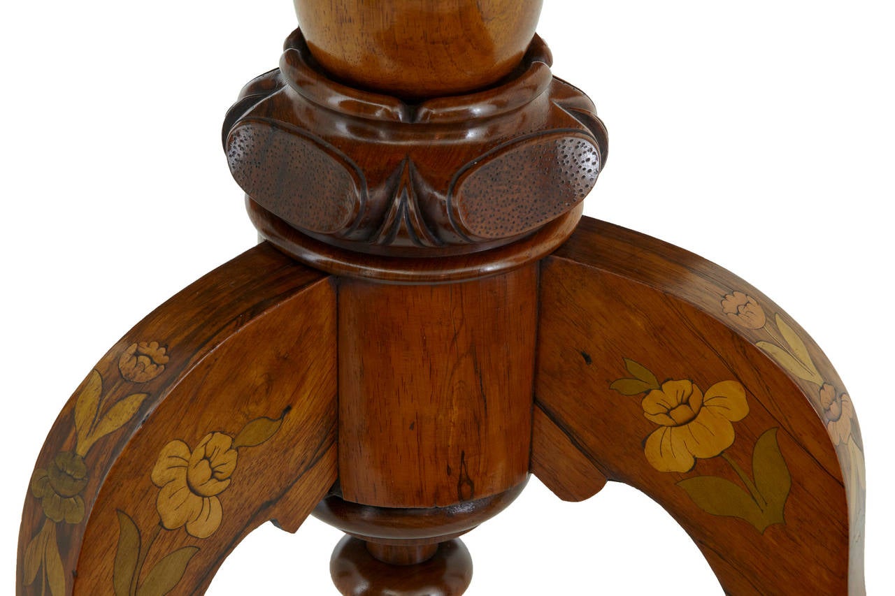 19th Century English Walnut Satinwood Marquetry Tilt-Top Table In Good Condition In Debenham, Suffolk