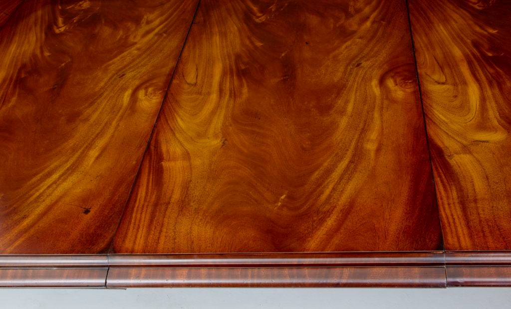 VICTORIAN STYLE MAHOGANY EXTENDING DINING TABLE SEATS12 In Excellent Condition In Debenham, Suffolk