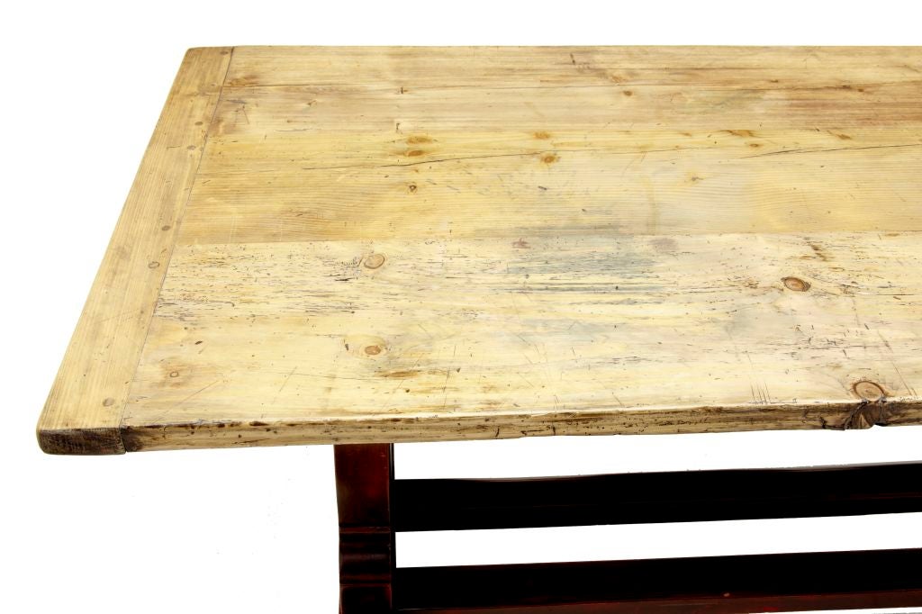 Farmhouse pie refectory table with a painted base, circa 1895 stunning top all original. Seats eight to ten.


 